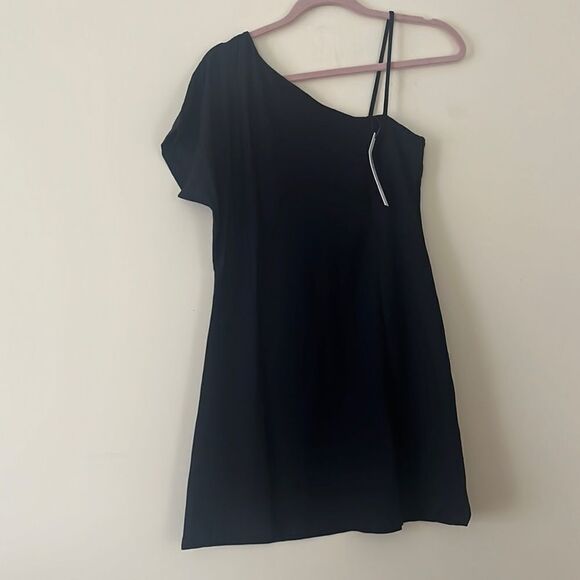 Susana Monaco Dresses & Skirts - Susana Monaco New One Sleeve Dress Black Size Small